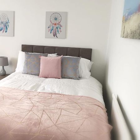 Parking, Smart Tv'S In All Rooms, Central Location Swansea Exterior foto