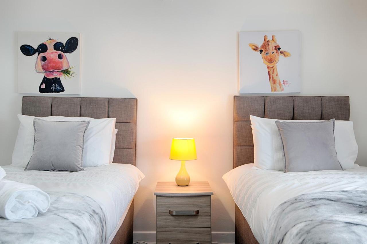 Parking, Smart Tv'S In All Rooms, Central Location Swansea Exterior foto